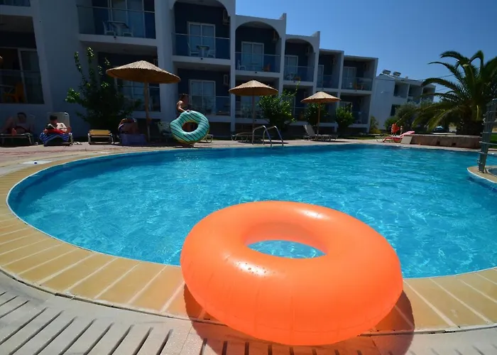 Sevastos Apartahotel 4*
